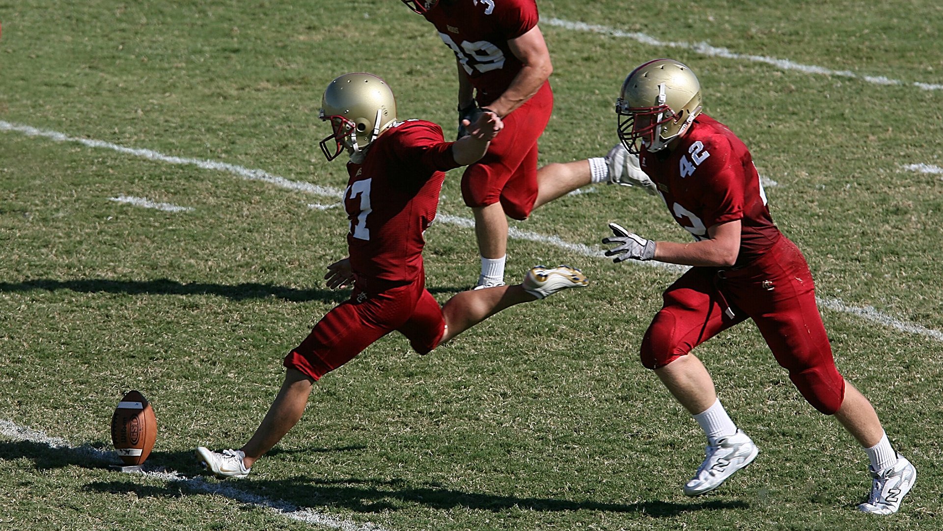 国足场上指挥系统与球员执行力分析,足球教练现场指挥